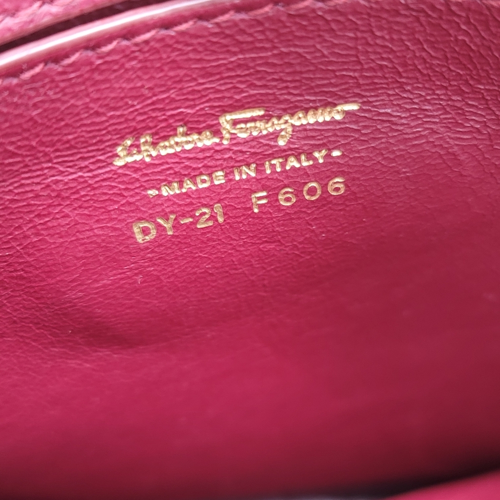 Ferragamo Sofia - image 8